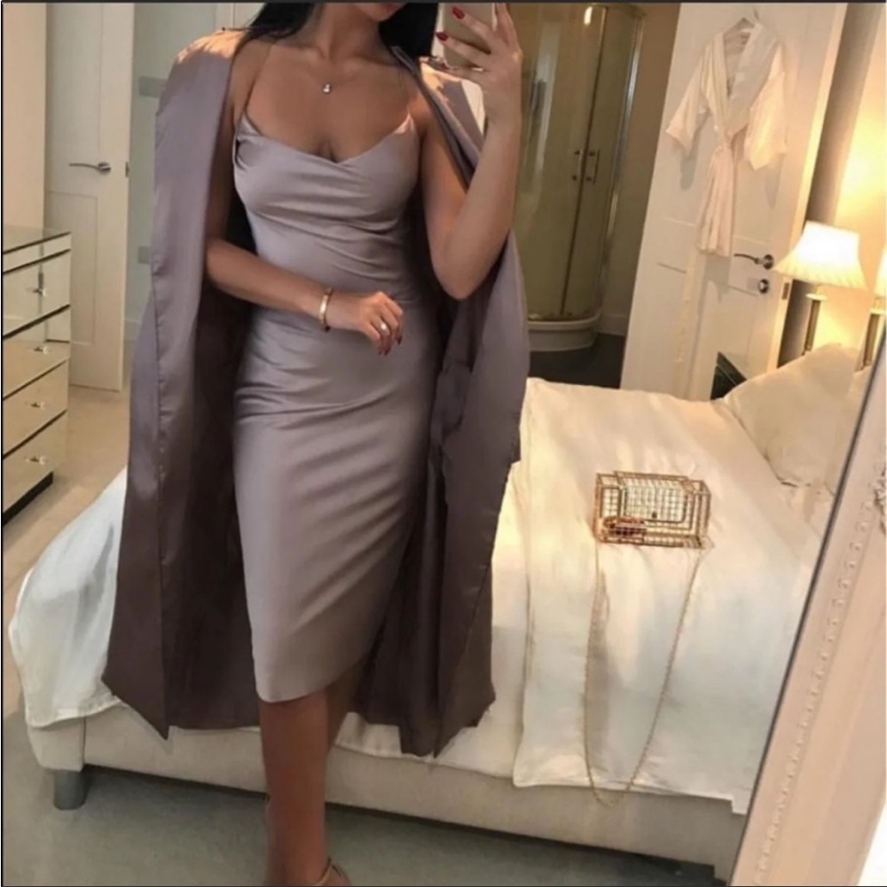 RARE House Of CB 'Alette' Champagne Satin Cowl Back Dress - Picture 5 of 8